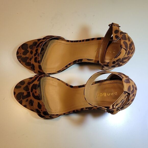 RAMPAGE BAMBOO ANIMAL PRINT DESIGN BLOCK OPEN TOE SINGLE BAND ACROSS SANDAL - Picture 9 of 16